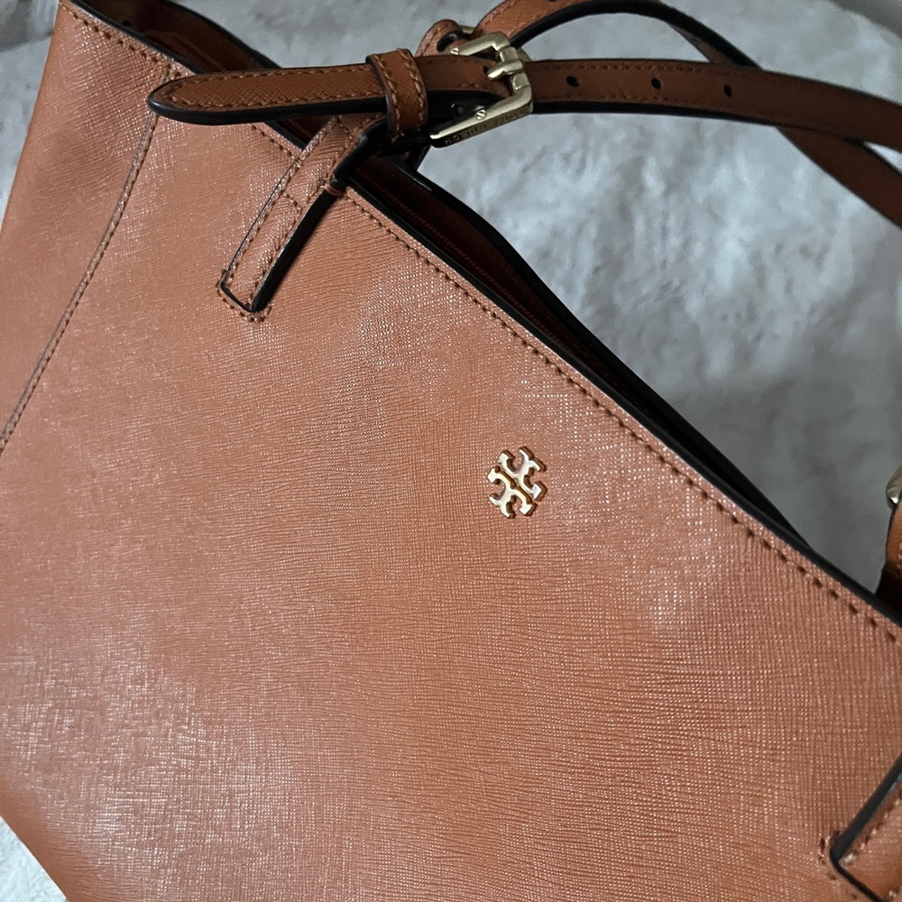 ✨Tory Burch York Tote✨ - Picture 9 of 16